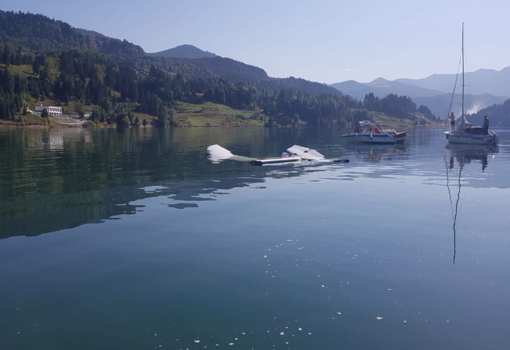 Avion ușor, prăbușit în Lacul Colibița! Pilotul a decedat