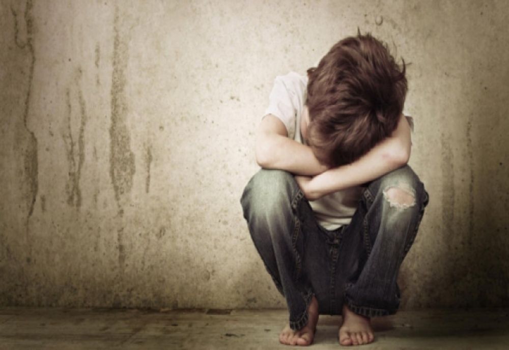 Fenomen grav în România. Unul din doi adolescenți renunță la studii, în timpul liceului, din cauza sărăciei