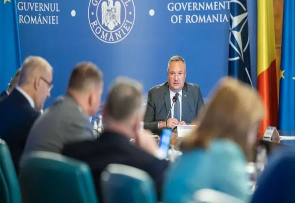 Guvernul alocă 3 miliarde de lei pentru familiile care vor să achiziționeze panouri fotovoltaice. Anunțul premierului Ciucă