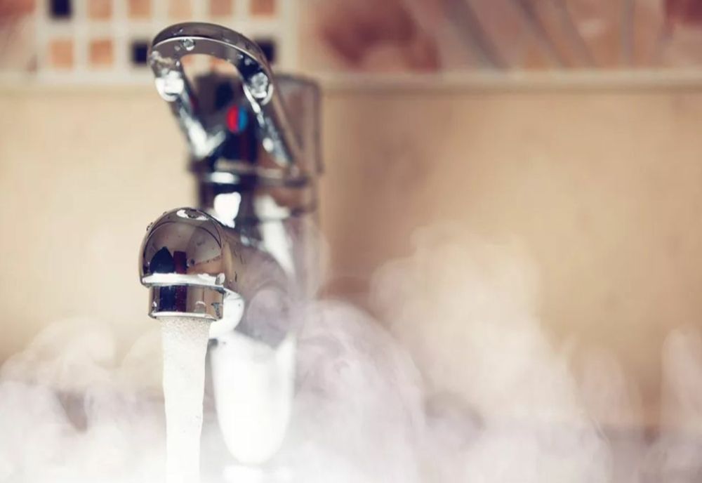 Bucureștenii rămân fără apă caldă și căldură. Zonele lovite de o avarie uriașă: până când stau oamenii în frig, în plină iarnă