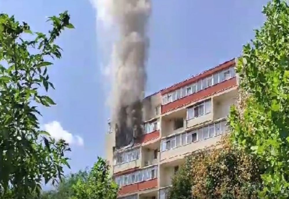 Incendiu într-un bloc din sectorul 4 al Capitalei