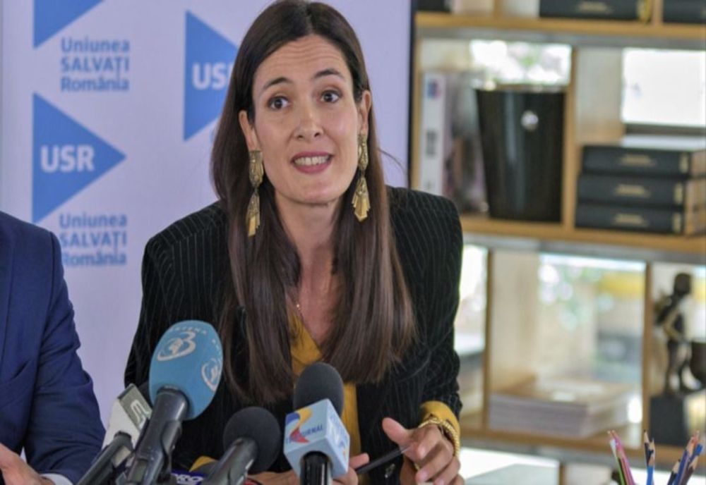 Sondajul care o dinamitează pe Clotilde Armand