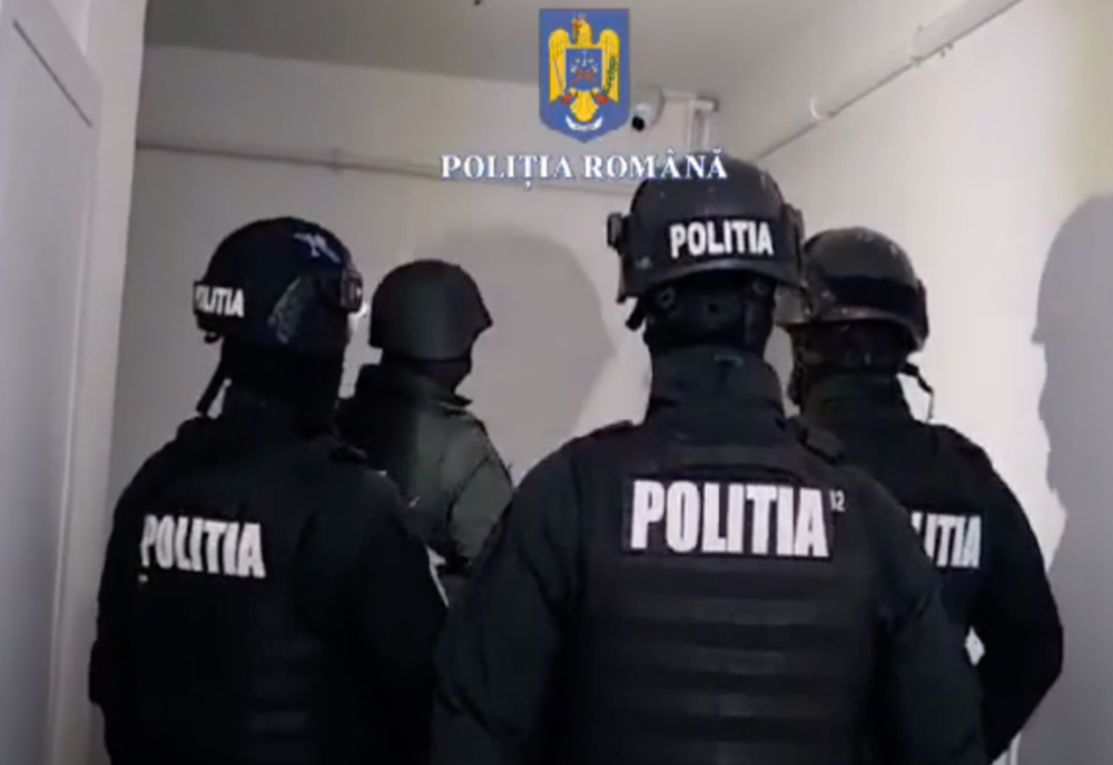 Percheziții la cămătari și traficanți de persoane care racolau cerșetorii din Gara de Nord