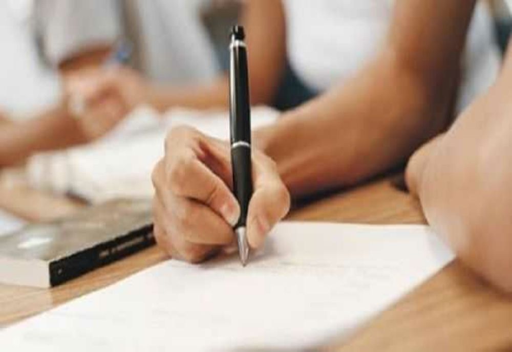 ELEVII DIN MINORITĂȚILE NAȚIONALE SUSȚIN ASTĂZI PROBA LA LIMBA MATERNĂ, LA EVALUAREA NAȚIONALĂ 