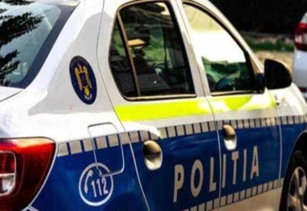 TÂNĂRĂ DE 16 ANI AFLATĂ LA VOLAN A LOVIT CINCI MAŞINI PARCATE, ÎN TIMP CE FUGEA DE POLIŢIŞTI