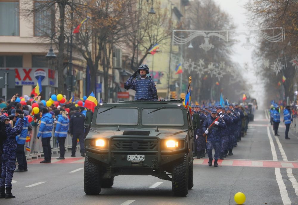 REPETIȚIA PENTRU PARADA DE 1 DECEMBRIE, REPROGRAMATĂ SÂMBĂTĂ