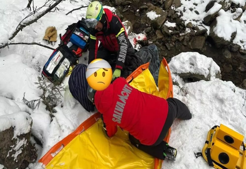 TURIST STRĂIN, DECEDAT, DUPĂ CE A SĂRIT CU SNOWMOBILUL ÎN ALBIA PÂRÂULUI AZUGA