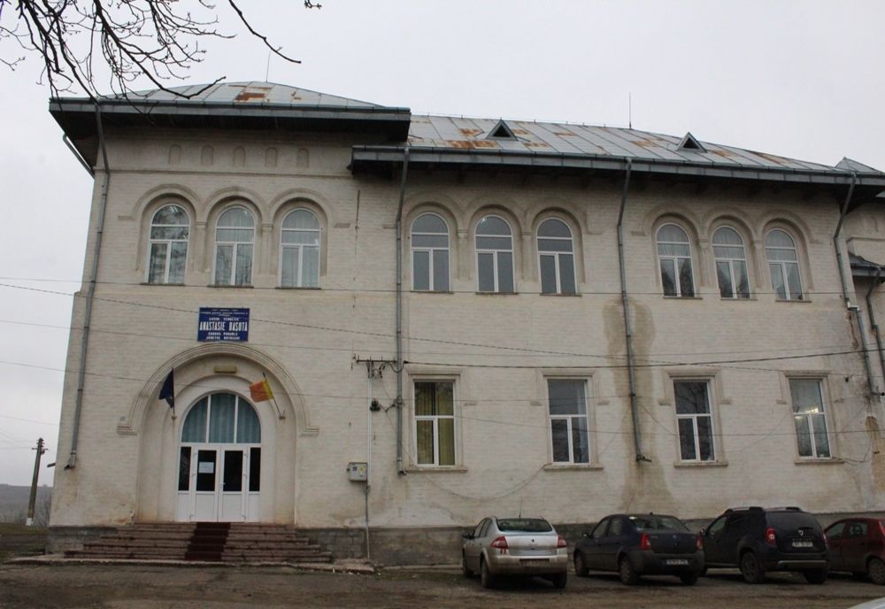 INTERNĂRILE LA INSTITUTUL "MARIUS NASTA", LIMITATE DIN CAUZA INFESTĂRII CU PLOȘNIȚE