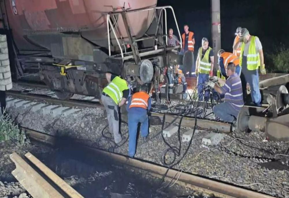INCIDENT FEROVIAR LA MĂLDĂENI, JUD. TELEORMAN. CIRCULAȚIA A FOST RELUATĂ PARȚIAL, INTERVENȚIILE CONTINUĂ 