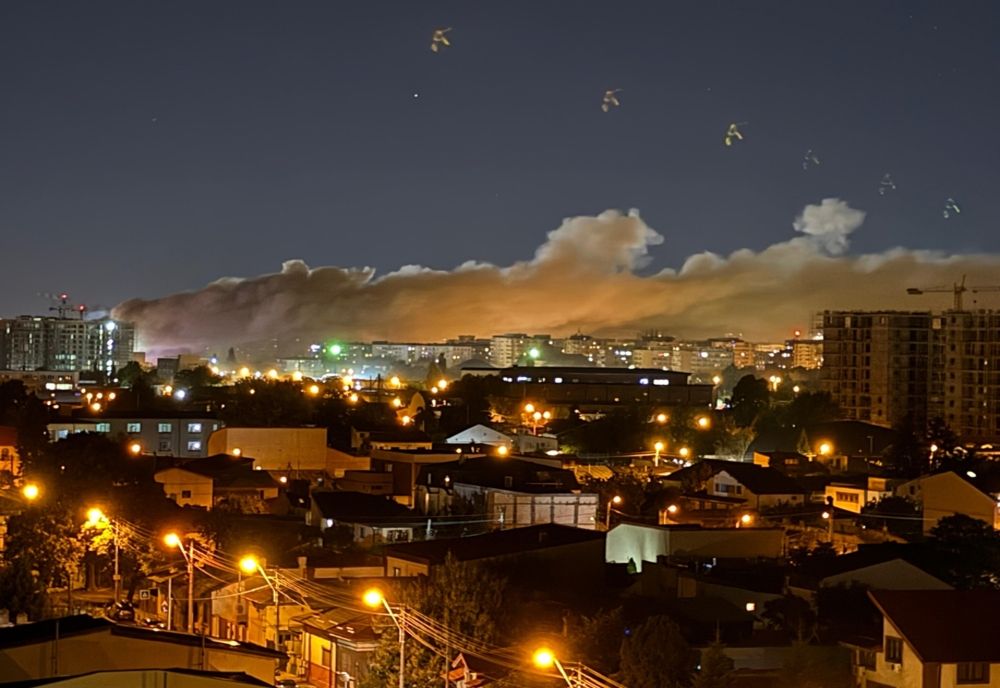 INCENDIUL URIAȘ DIN SECTORUL 2 A FOST STINS 