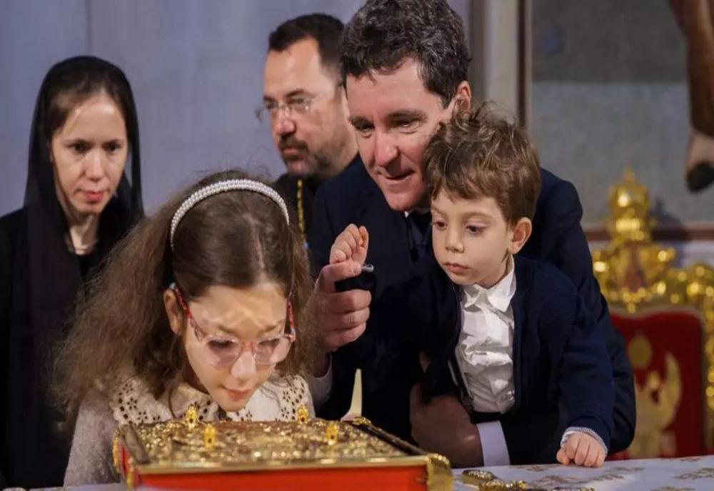 IPOCRIZIE URIAȘĂ. CUM SE LAUDĂ NICUȘOR DAN CU CATEDRALA NEAMULUI