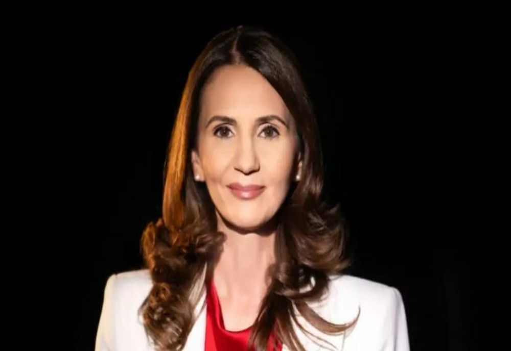 Mobilizare uriașă pentru candidatura Ancăi Alexandrescu: strângere de semnături în Piața Universității, între orele 12:00-20:00