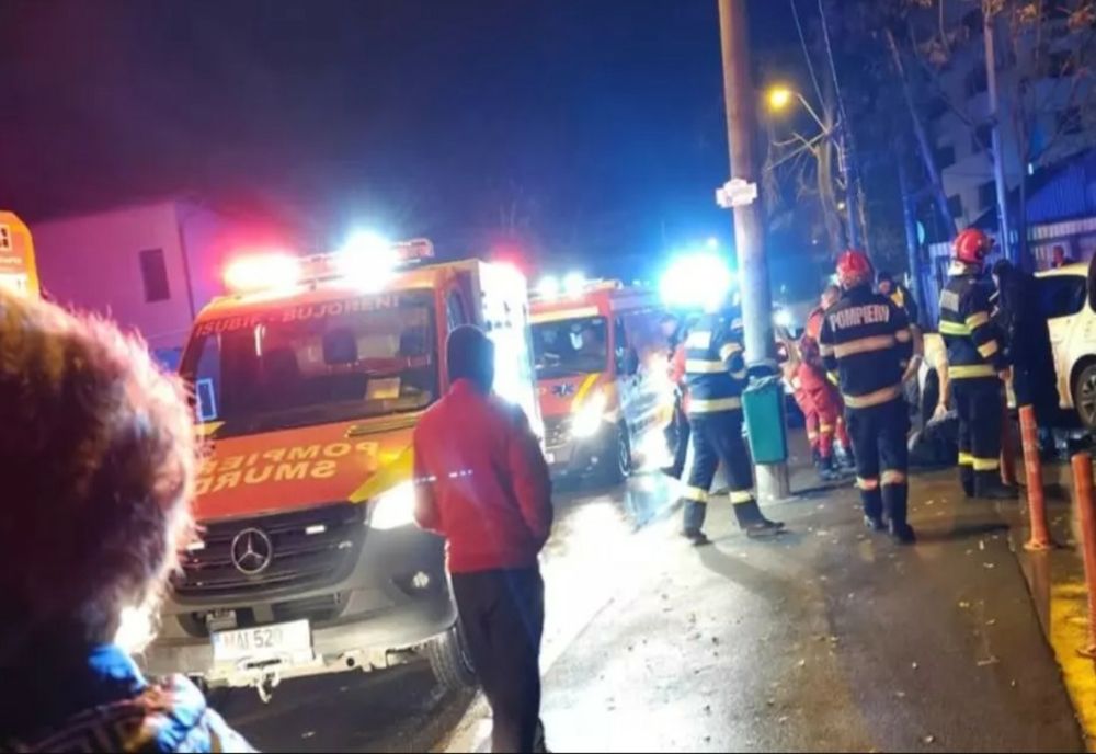 Accident grav pe bulevardul Uverturii din Capitală: patru persoane care așteptau autobuzul într-o stație, spulberate