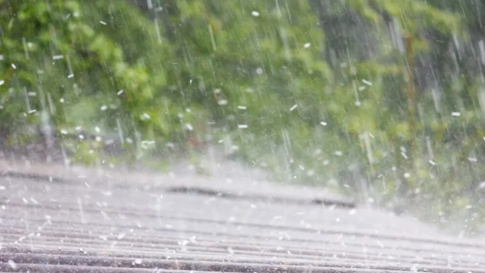 Rupere de nori în Capitală. A fost emis mesaj Ro-Alert