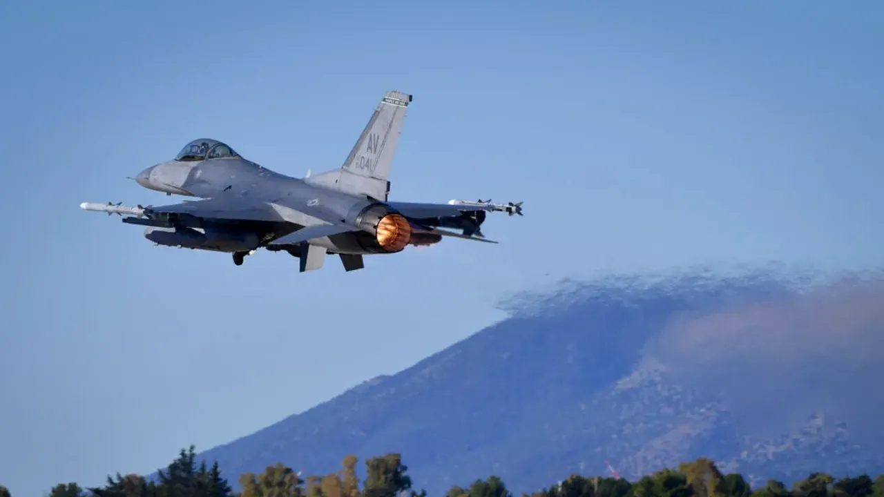 NATO, primele detalii despre drona doborâtă la Padina: patru aeronave ridicate de la sol. Cine a autorizat intervenția F-16