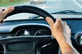 De ce este periculos să conduci cu martorul de combustibil aprins pe distanțe mari