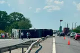 TIR răsturnat pe Autostrada A1, sensul Pitești – București. Traficul este complet blocat
