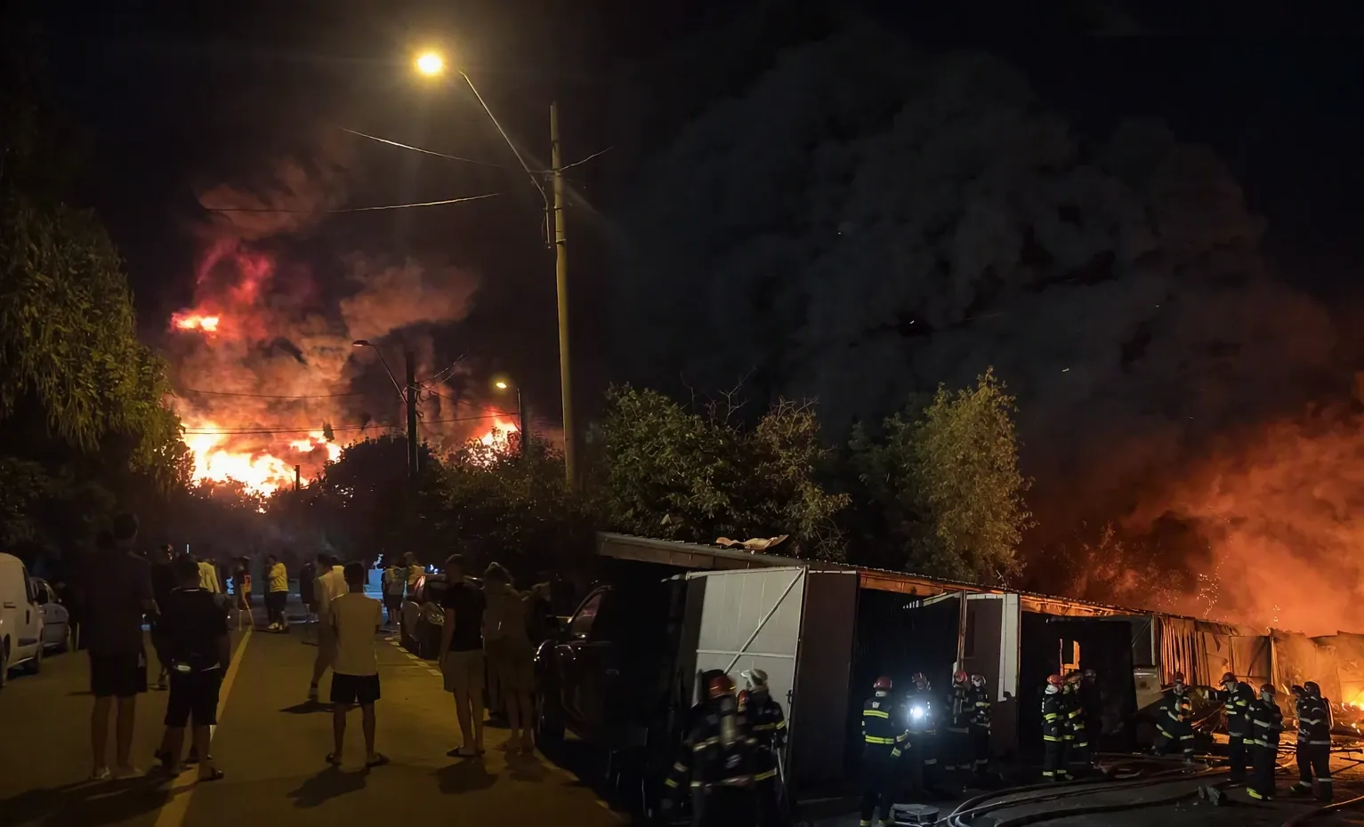 Incendiu devastator în sectorul 1