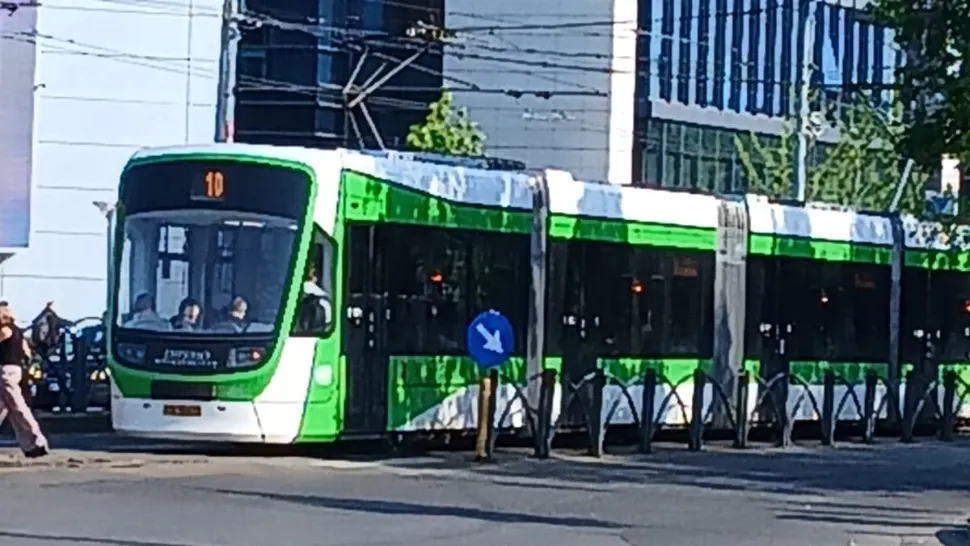 Unele trasee au fost deviate în transportul public din București