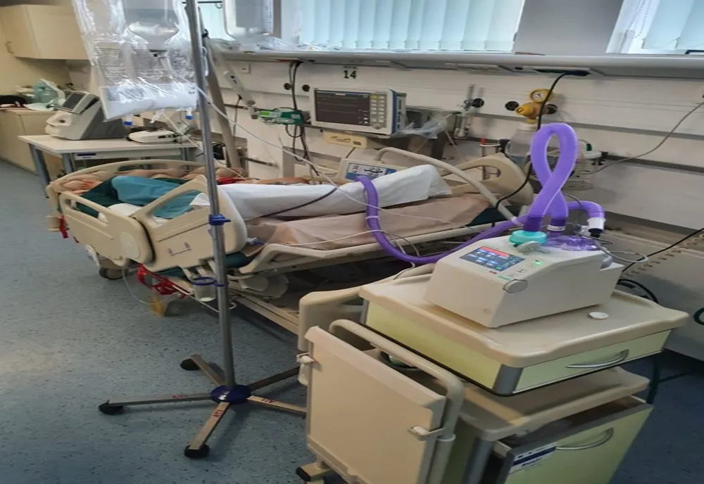 Anchetă epidemiologică la un centru de dializă privat din București. 9 persoane, pacienți și medici, confirmați cu COVID-19
