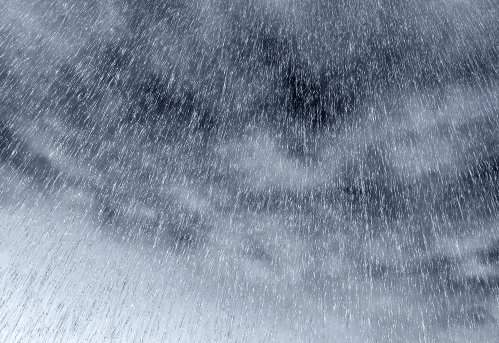Avertizare nowcasting pentru București:  Cea mai afectată zonă este cea de nord/ Apa Nova: A plouat cât în jumătate de lună