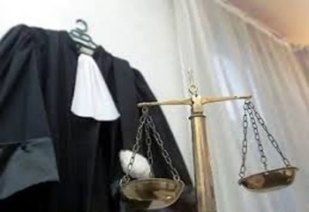 Licențiați în drept și specializați în încălcarea legii - ce au făcut doi avocați și un executor judecătoresc?