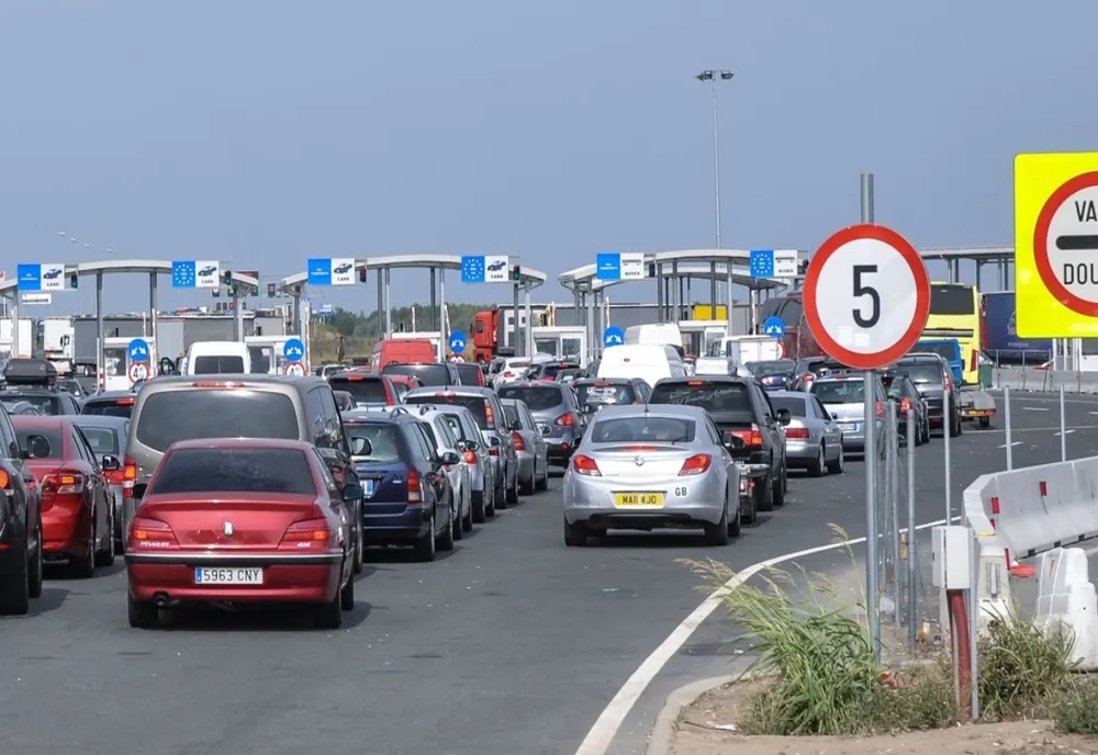 Ungaria suplimentează punctele de trecere a frontierei pentru cetățenii români, aflați în tranzit