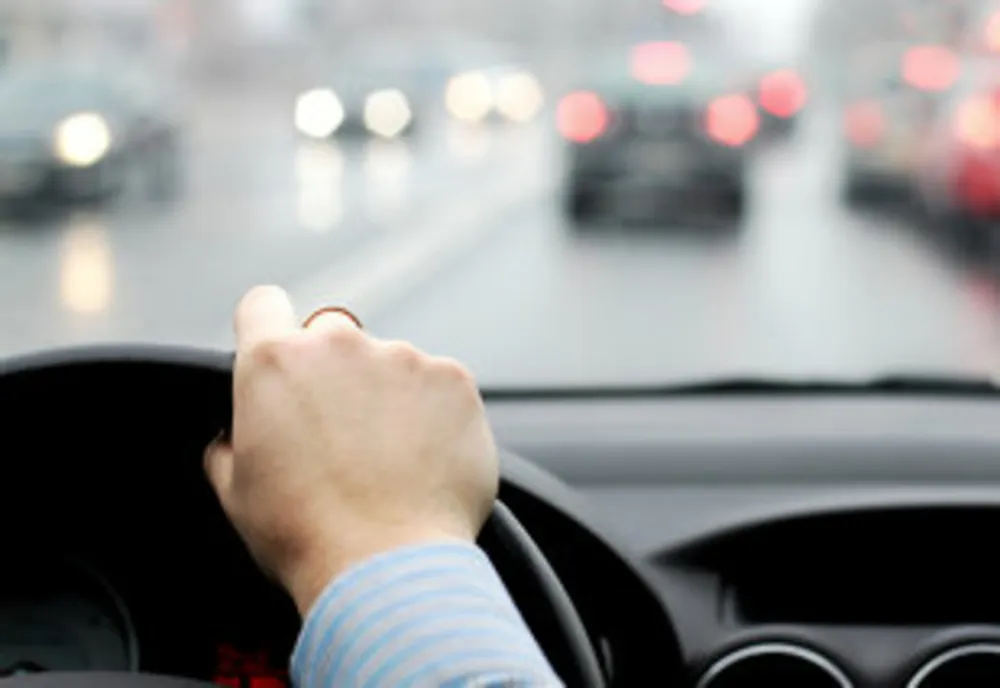 Trafic dirijat pe centura Capitalei după ce un tir s-a răsturnat