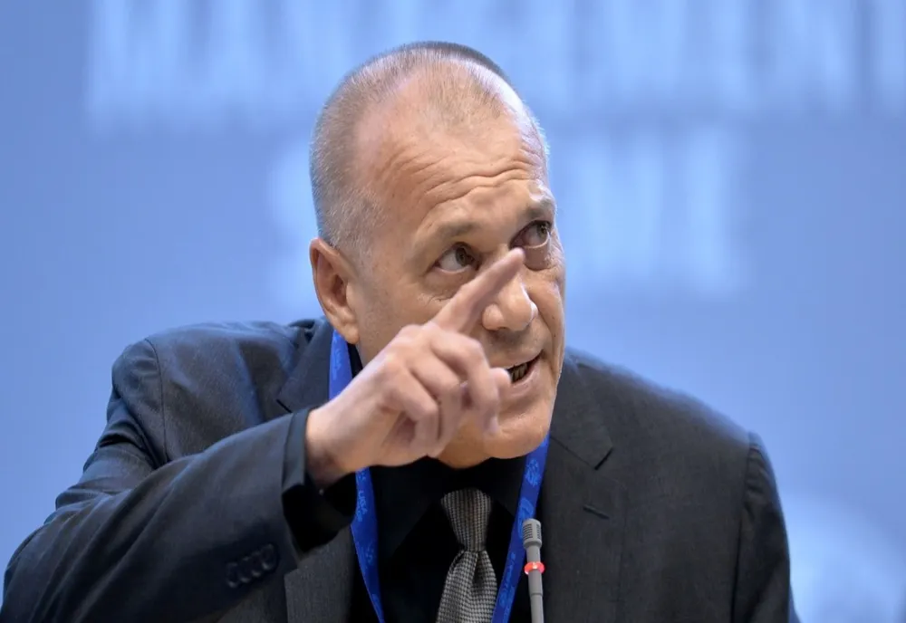 Se anunță vremuri grele în fotbalul românesc: ”Când n-ai bani, mărești taxele!”