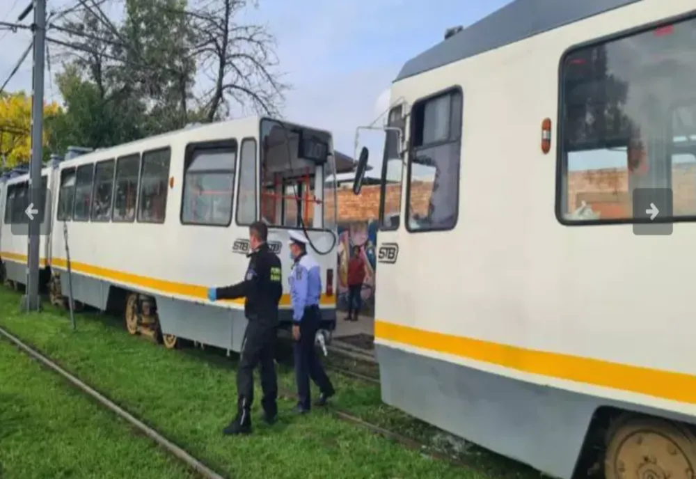 Două tramvaie s-au ciocnit pe șoseaua Progresului. Patru persoane au fost rănite