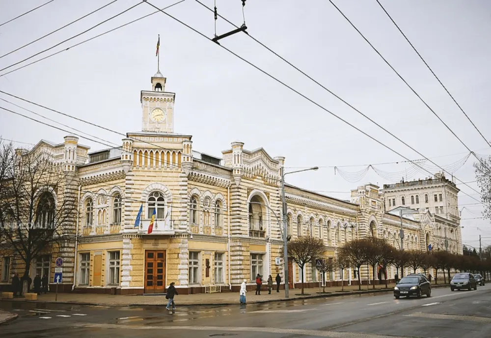 Alertă cu bombă la Primăria Chișinău și Ambasada Ucrainei  