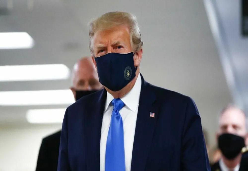 Donald Trump a fost internat la o zi după ce a fost confirmat cu COVID
