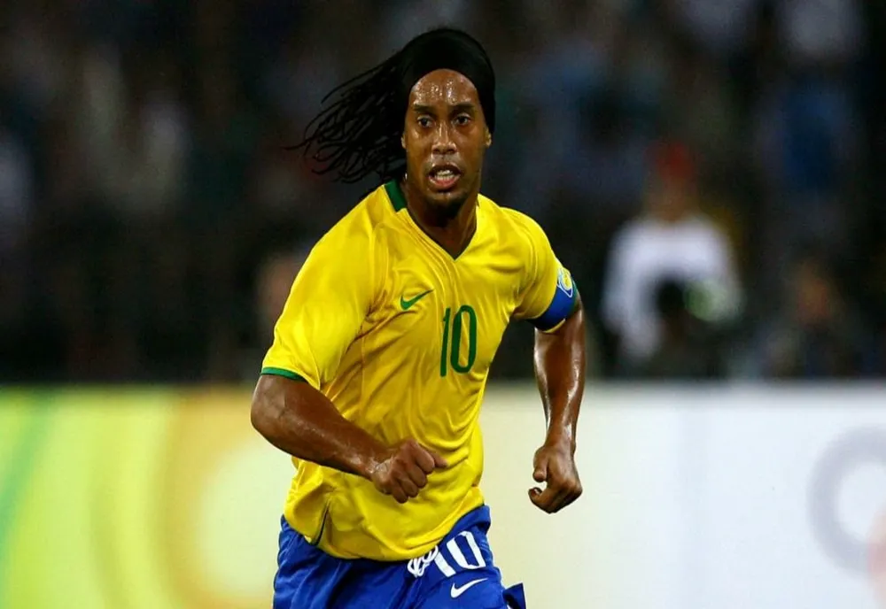 Ronaldinho, fostul superstar al Barcelonei și Balon de Aur, a fost testat pozitiv cu COVID-19
