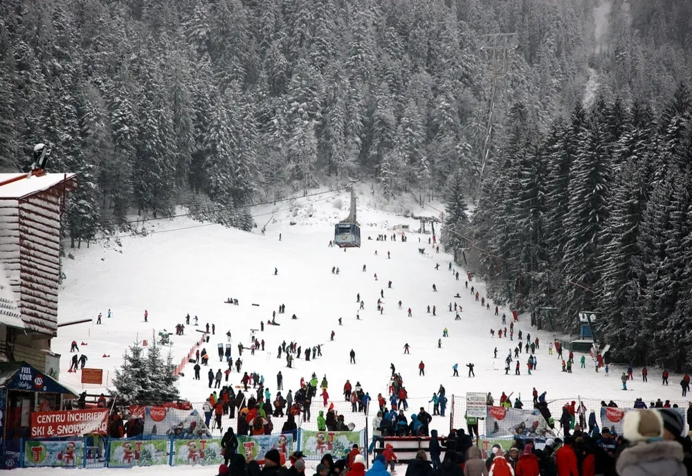 2.500 de lei amendă pentru cei care nu respectă regulile domeniului schiabil din Sinaia