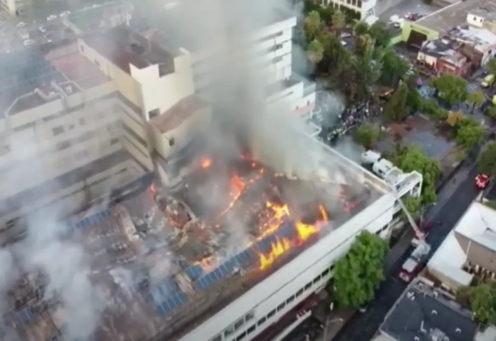 VIDEO Incendiu de proporții într-un spital din America de Sud. Toți pacienții, printre care și bolnavi de COVID-19 - EVACUAȚI