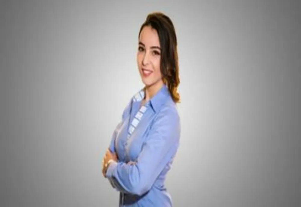 Arina Delcea: Anti-mască în parpalac galben