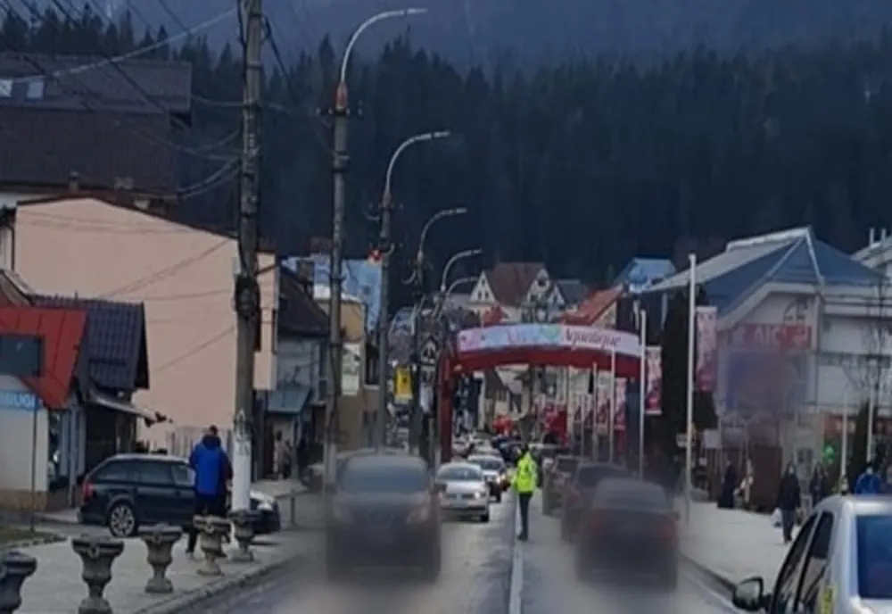 Trafic aglomerat pe DN1 Ploiești – Brașov. Coloane de mașini la Comarnic, Bușteni și Azuga