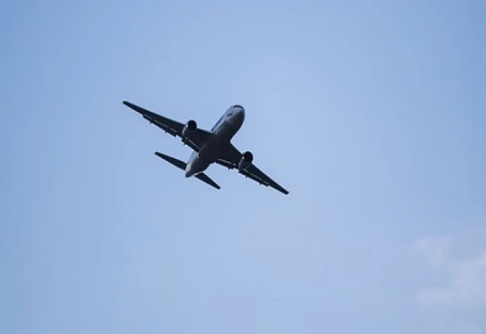 Un avion care zbura pe ruta Praga – București s-a depresurizat înainte de aterizare