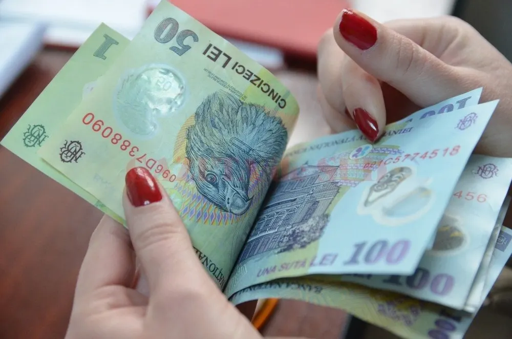 Profesorii și sindicaliștii din învățământ ies în stradă nemulțumiți de creșterile salariale