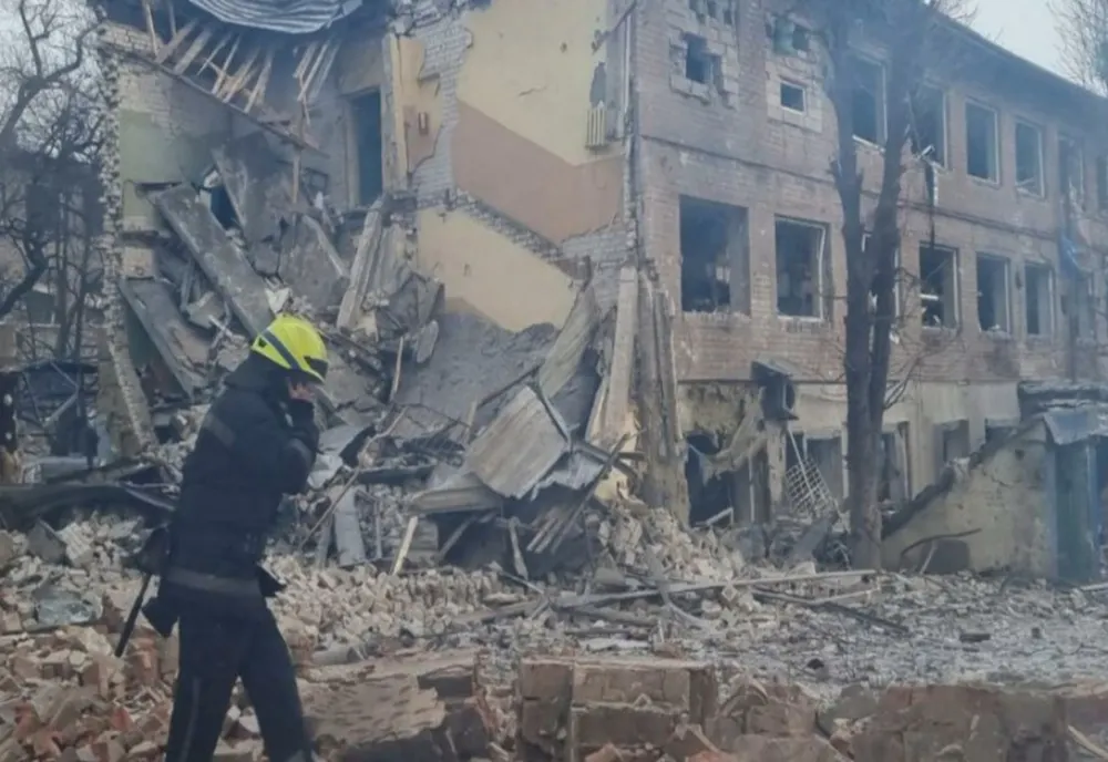  RĂZBOI Ucraina. ZIUA 17. Convoiul uriaș de blindate rusești, aproape de Kiev. Depozit de muniții, în flăcări, lângă capitală. Continuă evacuarea civililor - LIVE TEXT