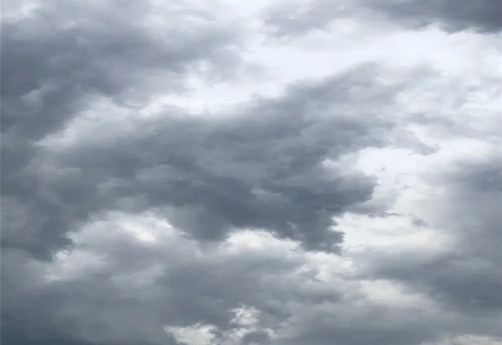 Cod galben de fenomene extreme: furtuni și grindină, în București