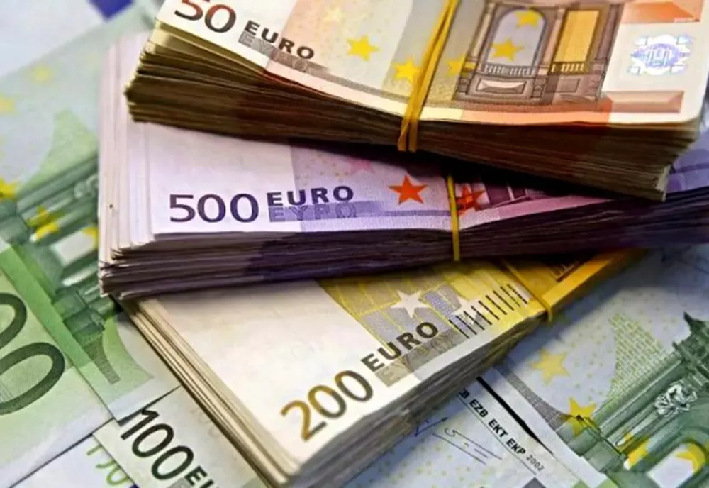 Statul vinde terenul de lux furat de milionari