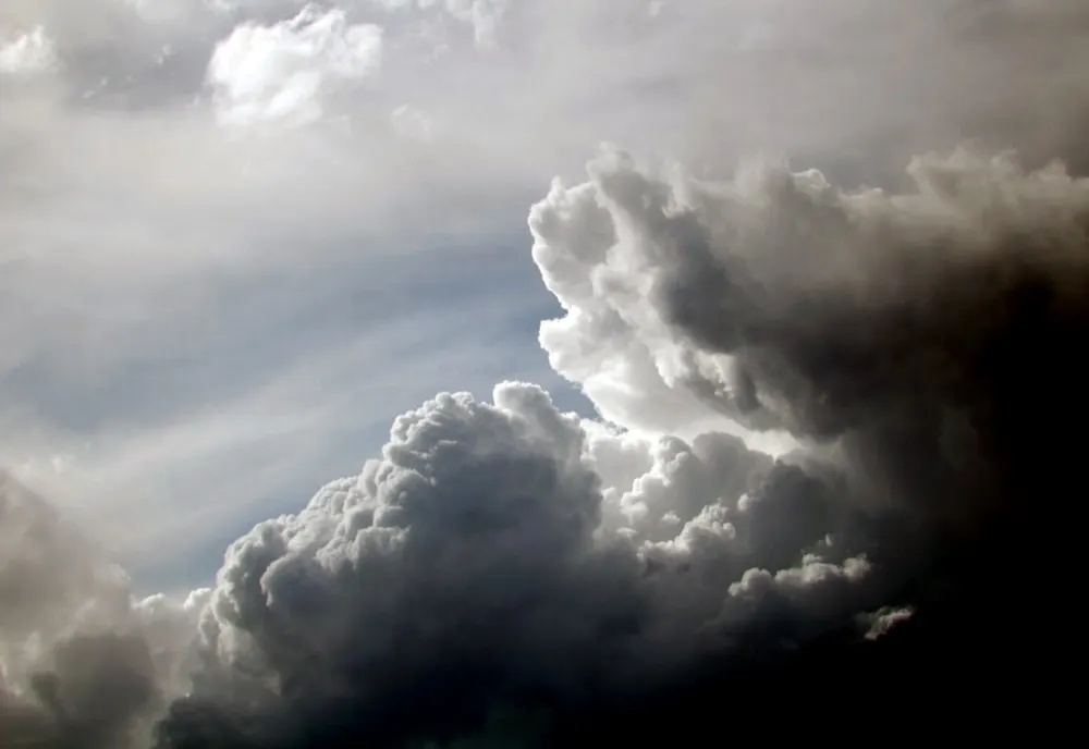 Meteorologii au emis noi avertizări de furtună, valabile până duminică seara