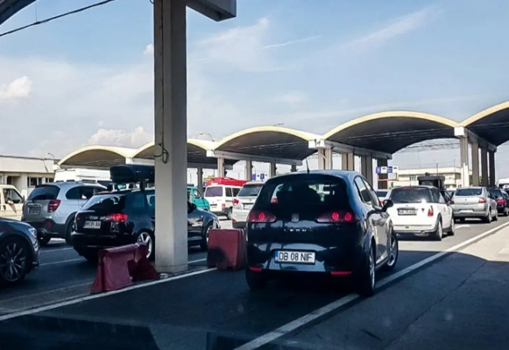 Giurgiu. Aglomeraţie în Vama Giurgiu. Cozi kilometrice de autoturisme la ieşirea din ţară