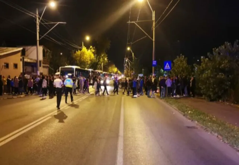Proteste pe cea mai sângeroasă șosea din Capitală - Un tânăr de doar 19 ani a murit spulberat de un bolid