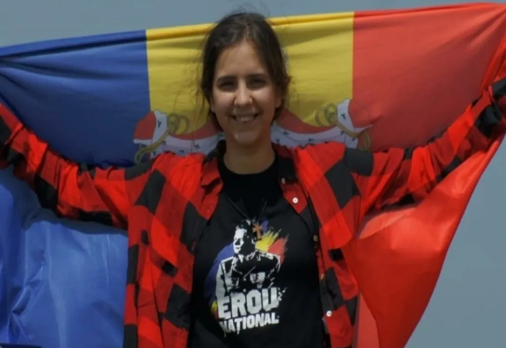 Cine este tânăra simpatizantă AUR care a intrat cu gloanțe în Parlament