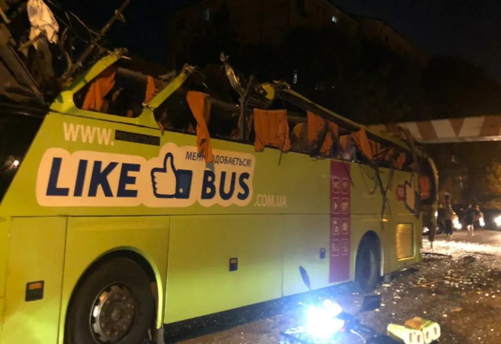 Accident grav în Năvodari: Un autocar cu 45 de ucraineni s-a lovit de un pod