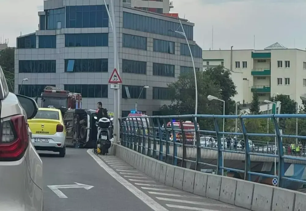 Accident rutier grav pe podul Basarab