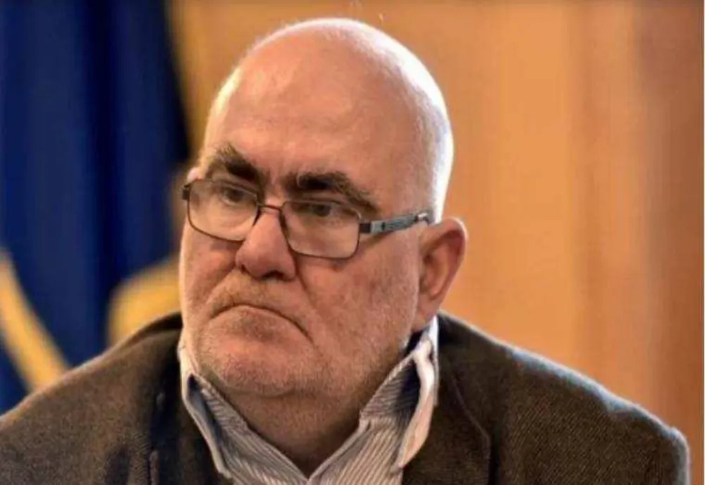 NOI MĂRTURISIRI ȘOCANTE DESPRE ABUZURILE LUI ALFRED BULAI: AR FI ÎNCEPUT DE CÂND PREDA LA GIMNAZIU: ”NE BĂTEA LA FUNDUL GOL ÎN FAȚA CLASEI”
