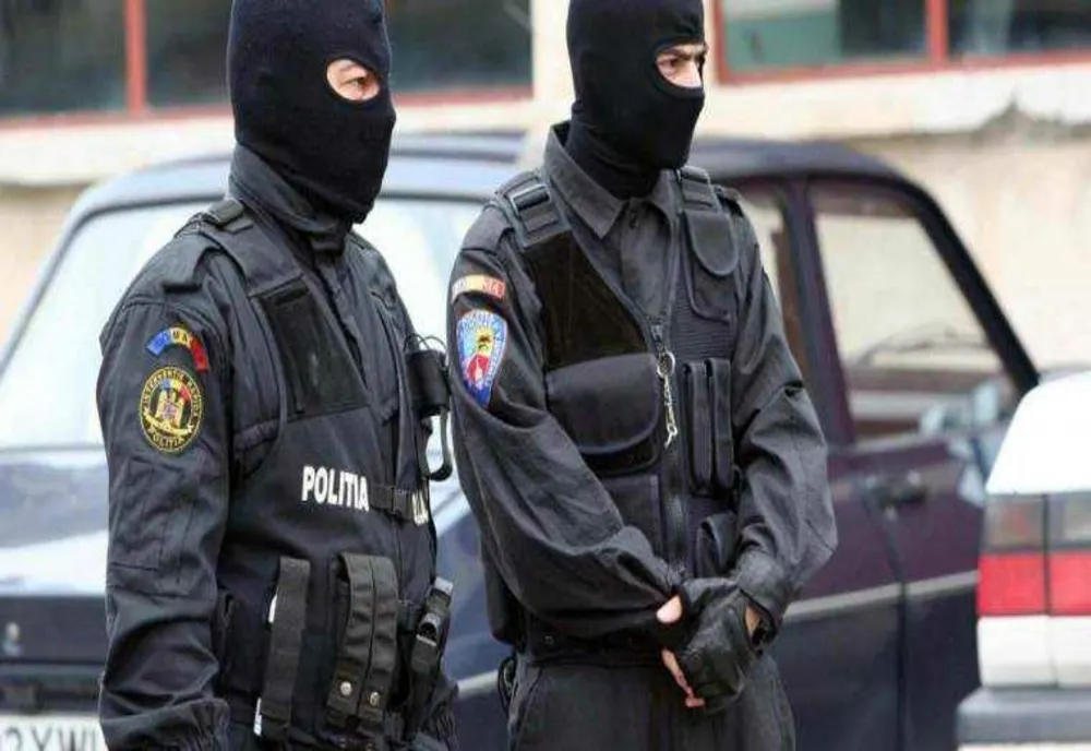 PERCHEZIȚII ÎNTR-O ANCHETĂ CU ACTE DE IDENTITATE ROMÂNEȘTI FALSE